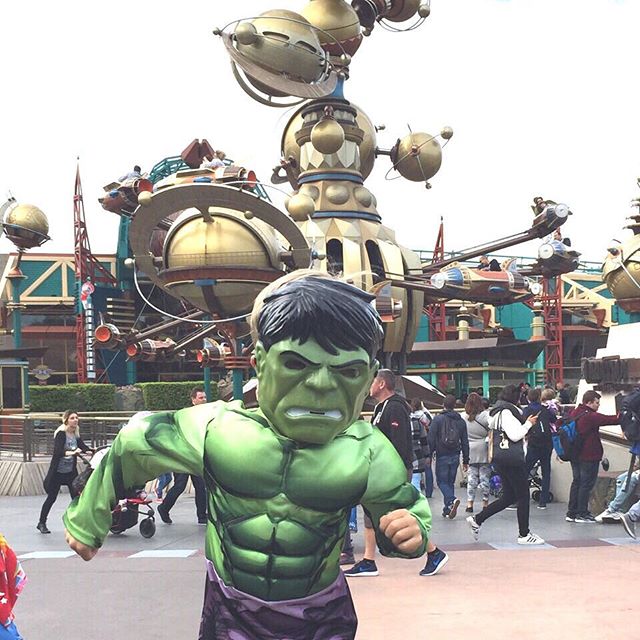 Vouloir être le plus fort 💪 #hulk #avengers @deguisetoi #orbitron